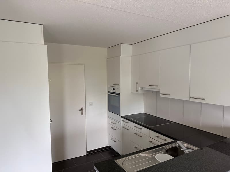 Helle 4-Zimmer-Wohnung mit Balkon in Männedorf – ab Juli 2026 verfügbar (11)