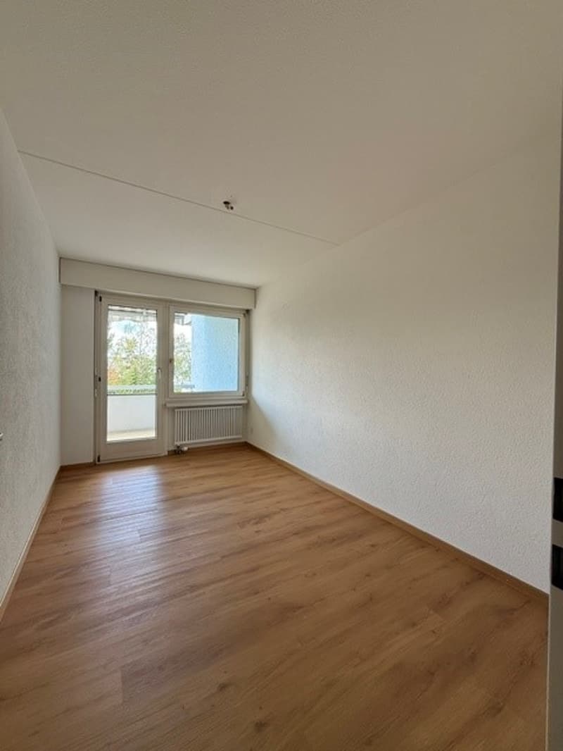 Zimmer 3 / Büro mit Zugang Balkon