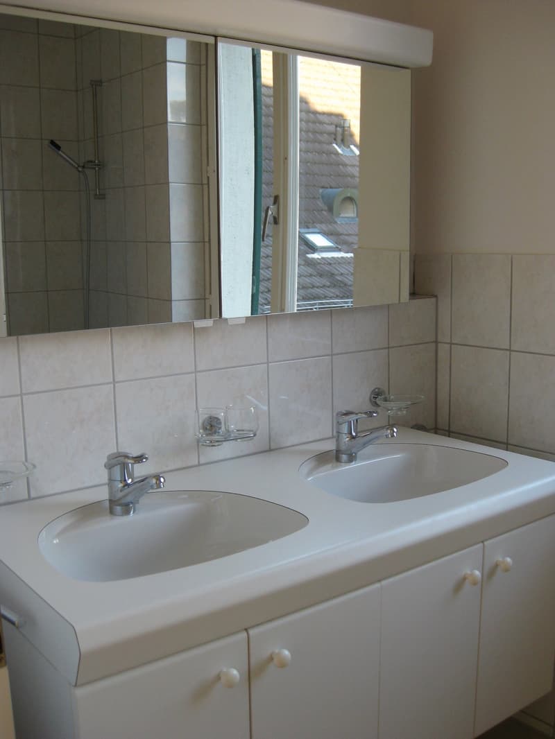 Charmante 3.5-Zimmer-Altbauwohnung in Stäfa mit Seenähe (5)