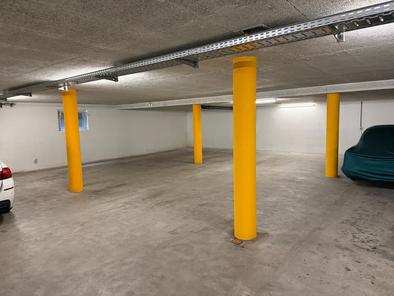 Einstellhallenplatz zu vermieten in Meilen (2)