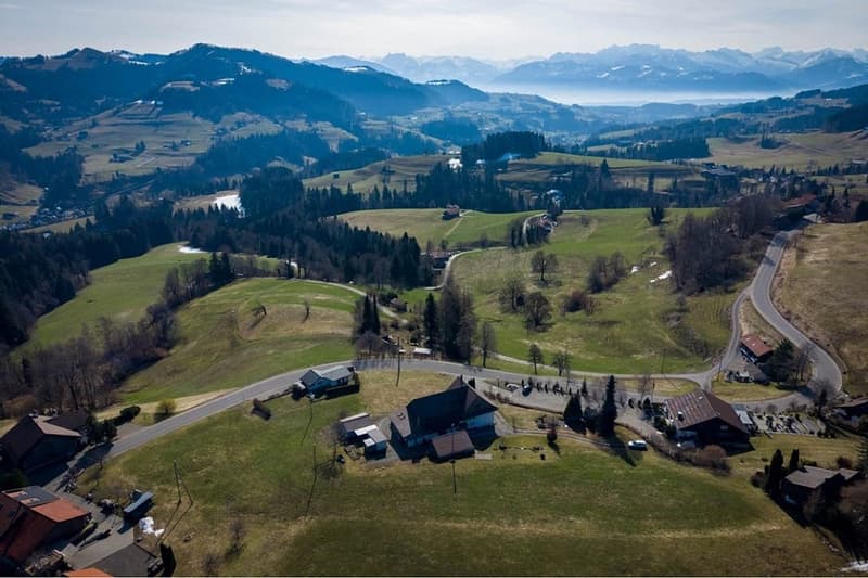 Gemütlich Leben und Geniessen mit Bergsicht in der Gemeinde Bäretswil (3)