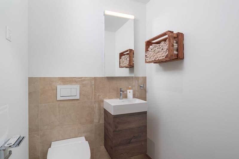 Neuwertige, moderne Wohnung mit verglaster Loggia und schöner Fernsicht (7)