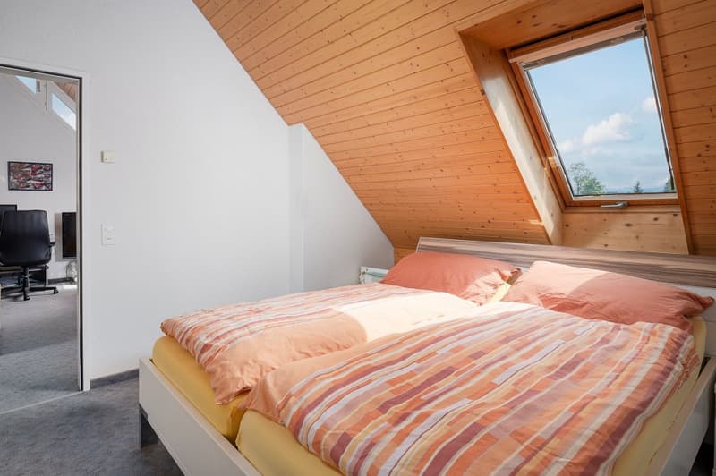 Schöne Dachwohnung mit Galerie (9)