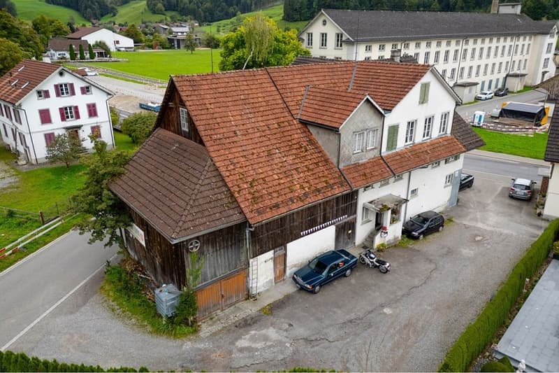 Zum Umbauen! Wohnhaus mit Restaurant Löwen (2)