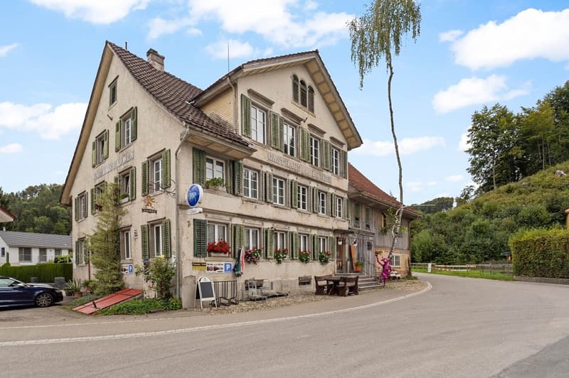 Zum Umbauen! Wohnhaus mit Restaurant Löwen (3)
