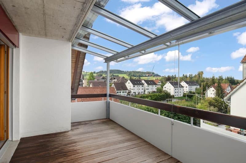 Grosszügig und mit schöner Aussicht (1)