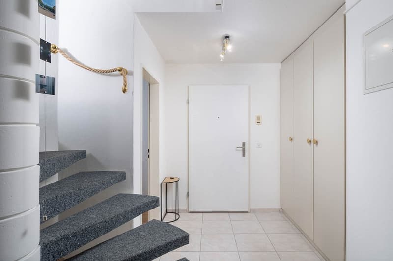 Anlage oder Eigennutzung! Grosszügige Dach-Maisonette-Wohnung mit Garten (9)