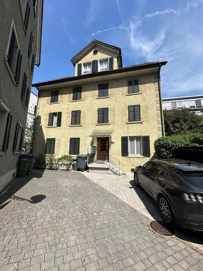 Charmantes Mehrfamilienhaus an der Beckenhofstrasse 17 in Zürich (2)