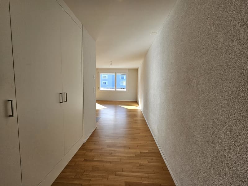 Grand appartement moderne avec balcon de 4,5 pièces (7)
