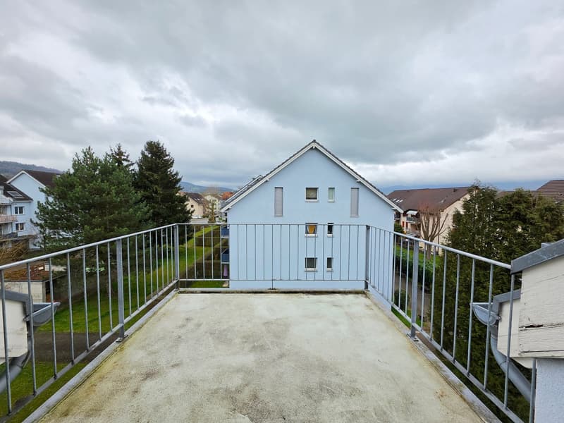 Grosszügige 3.5-Zimmer-Wohnung an zentraler Lage zu vermieten (15)