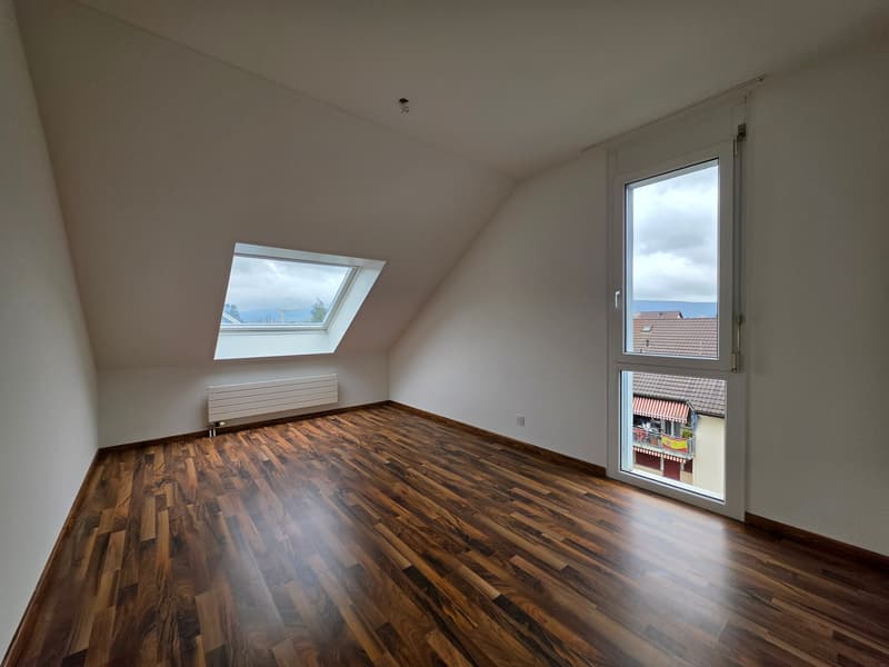 Grosszügige 3.5-Zimmer-Wohnung an zentraler Lage zu vermieten (6)
