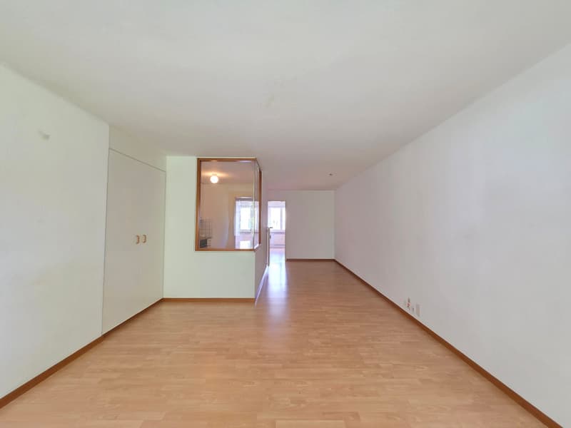Charmante 4.5-Zimmer-Wohnung in Büren an der Aare mit Balkon und Aussicht.! (7)