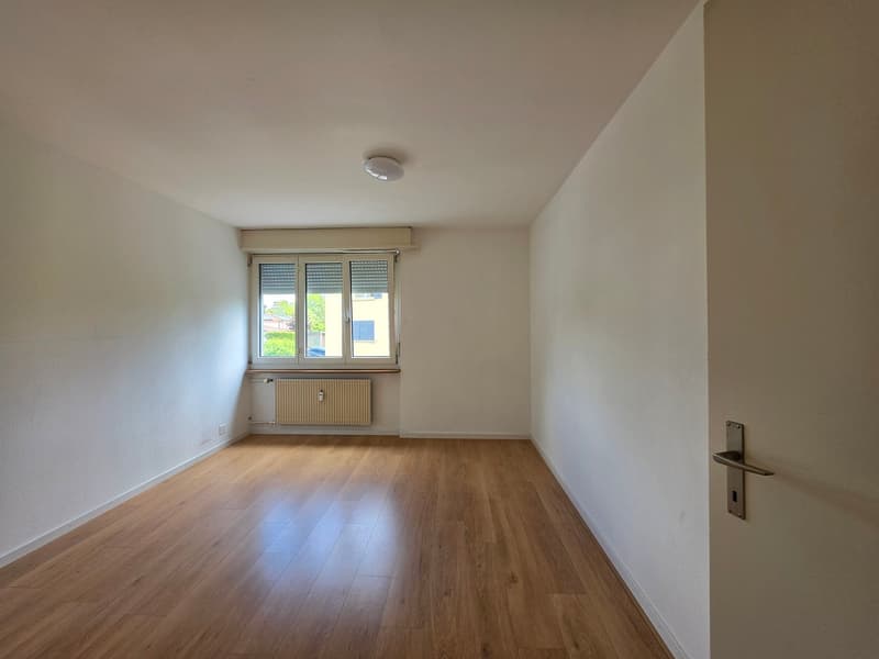 Charmante 4.5-Zimmer-Wohnung in Büren an der Aare mit Balkon und Aussicht.! (11)