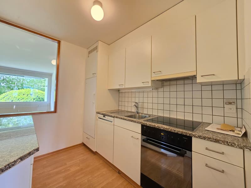 Charmante 4.5-Zimmer-Wohnung in Büren an der Aare mit Balkon und Aussicht.! (4)