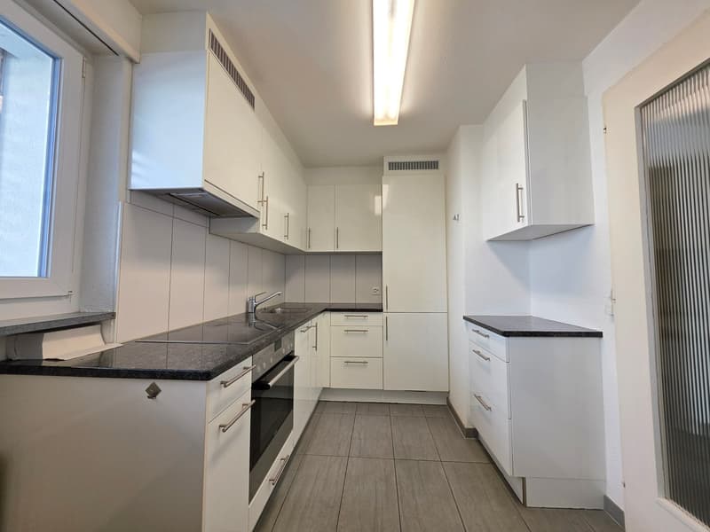 Moderne 3.5 ZWG an zentraler Wohnlage zu vermieten (4)