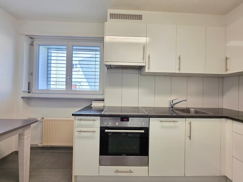 Moderne 3.5 ZWG an zentraler Wohnlage zu vermieten (5)