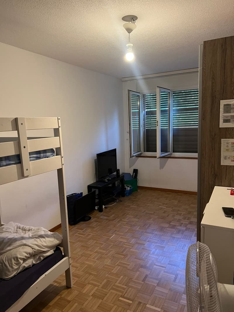 Appartement lumineux de 5 pièces à La Chaux-de-Fonds – disponible immédiatement (5)