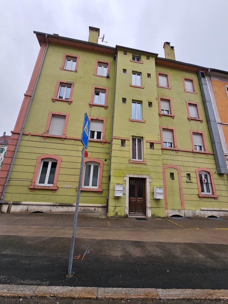 Charmant studio au cœur du Locle (10)
