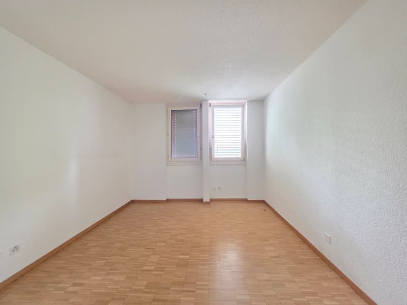 Grosszügige, gut gepflegte 5-Zimmer-Wohnung mit eigenem Vorgarten! (9)