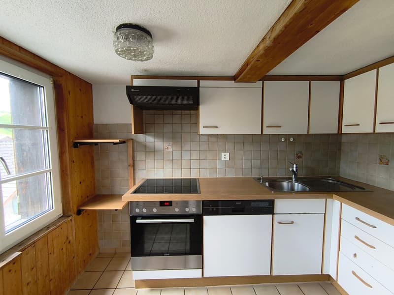 Charmante 2.5-Zimmer-Wohnung mit Balkon in Herisau! (2)