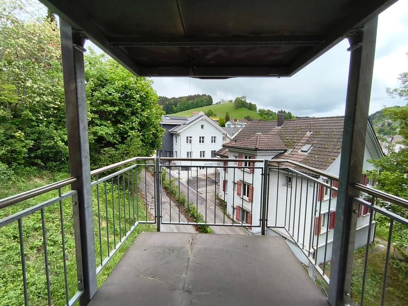 Charmante 2.5-Zimmer-Wohnung mit Balkon in Herisau! (14)