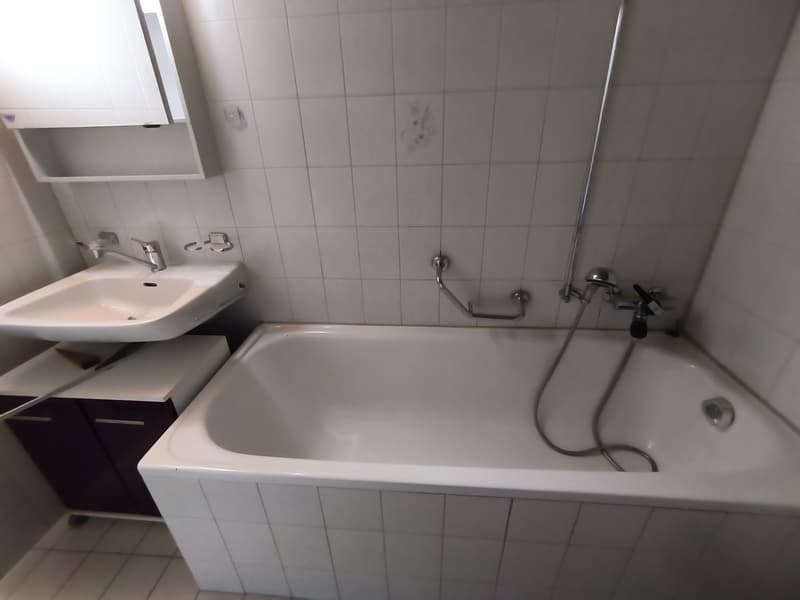 Charmante 2.5-Zimmer-Wohnung mit Balkon in Herisau! (4)