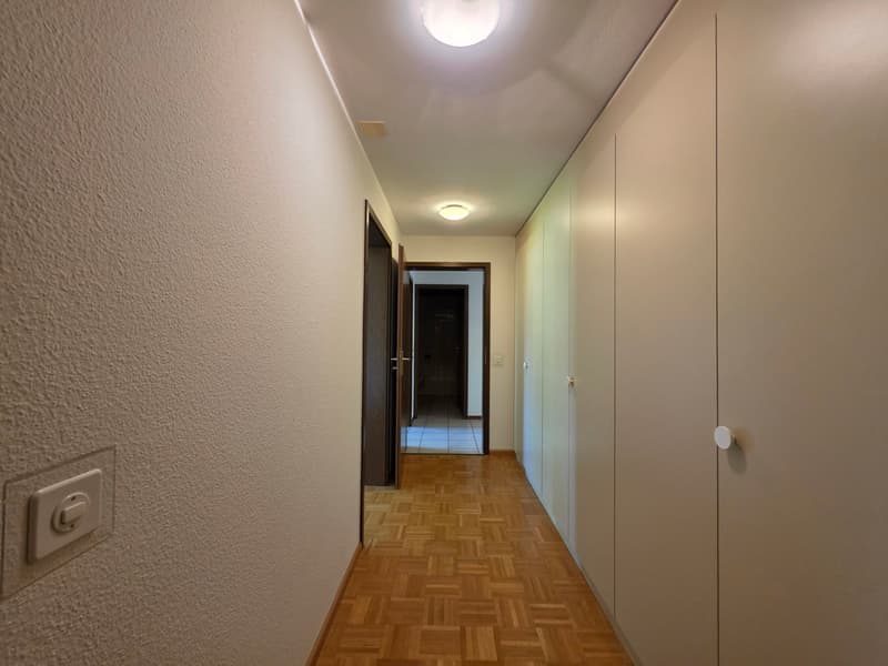 Grosszügige 4.5-Zimmer-Wohnung mit Balkon und schöner Aussicht in Bubendorf (6)