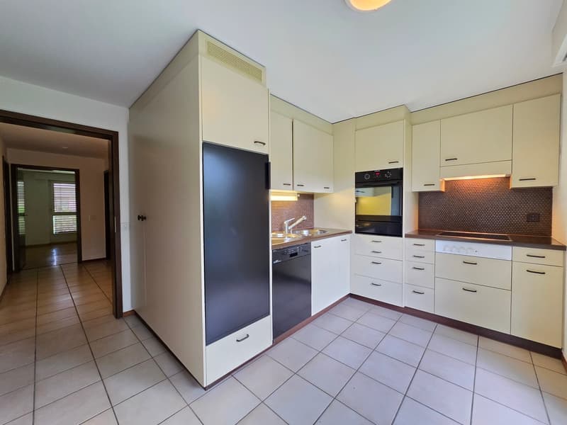 Grosszügige 4.5-Zimmer-Wohnung mit Balkon und schöner Aussicht in Bubendorf (5)