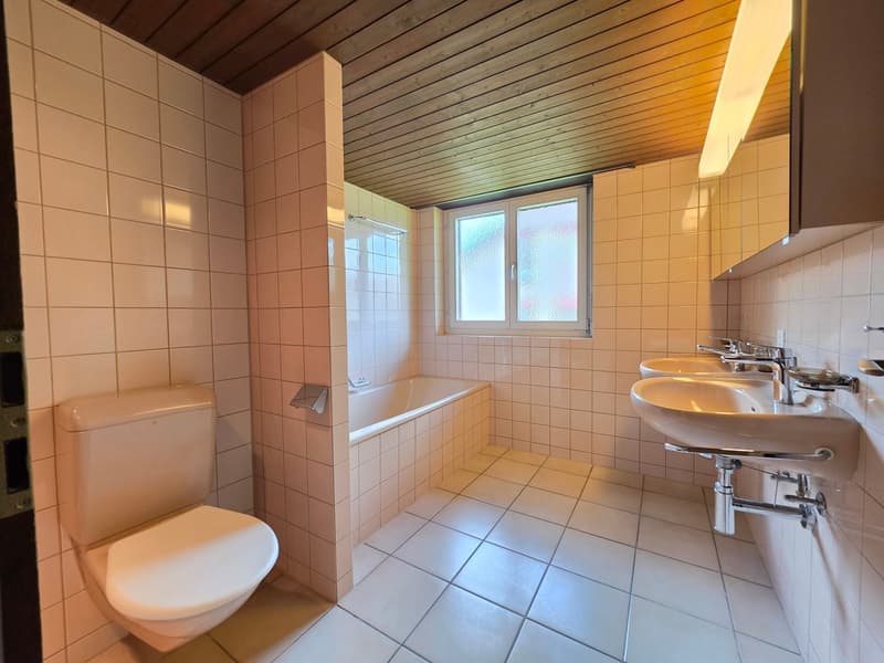 Grosszügige 4.5-Zimmer-Wohnung mit Balkon und schöner Aussicht in Bubendorf (13)