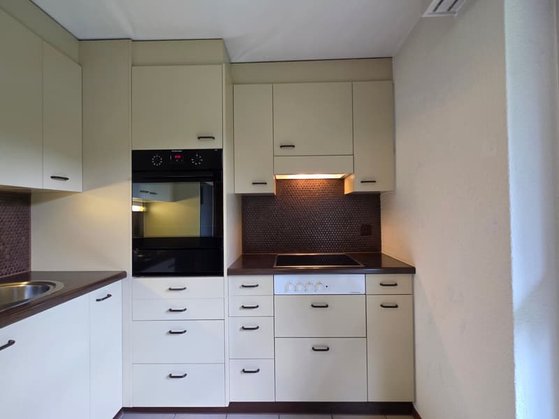 Grosszügige 4.5-Zimmer-Wohnung mit Balkon und schöner Aussicht in Bubendorf (4)