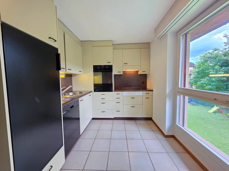 Grosszügige 4.5-Zimmer-Wohnung mit Balkon und schöner Aussicht in Bubendorf (2)