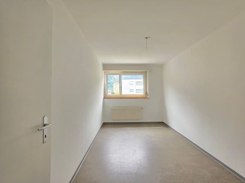 Charmante 4-Zimmer-Wohnung mit Balkon und Bergblick in Thusis (16)