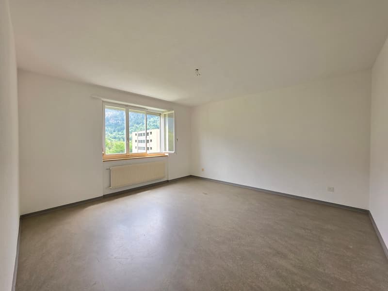 Charmante 4-Zimmer-Wohnung mit Balkon und Bergblick in Thusis (15)