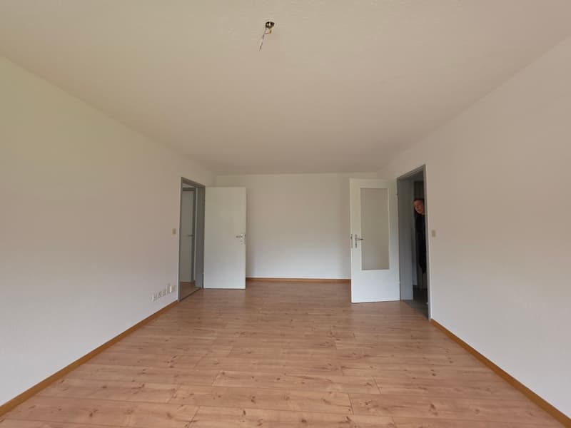 Charmante 4-Zimmer-Wohnung mit Balkon und Bergblick in Thusis (12)