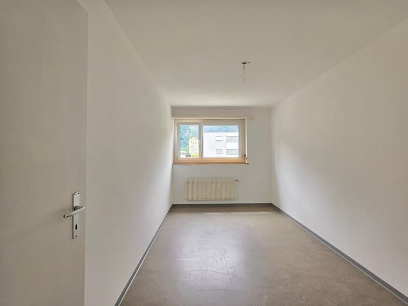 Charmante 4-Zimmer-Wohnung mit Balkon und Bergblick in Thusis (17)