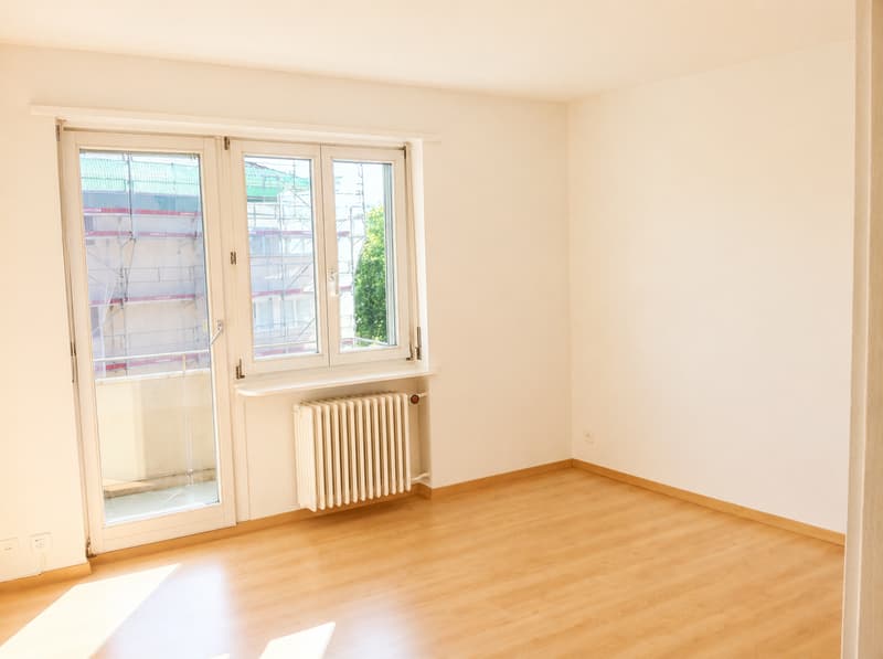 Befristete Wohnung an der Zurlindenstrasse 5 zu vermieten. (6)