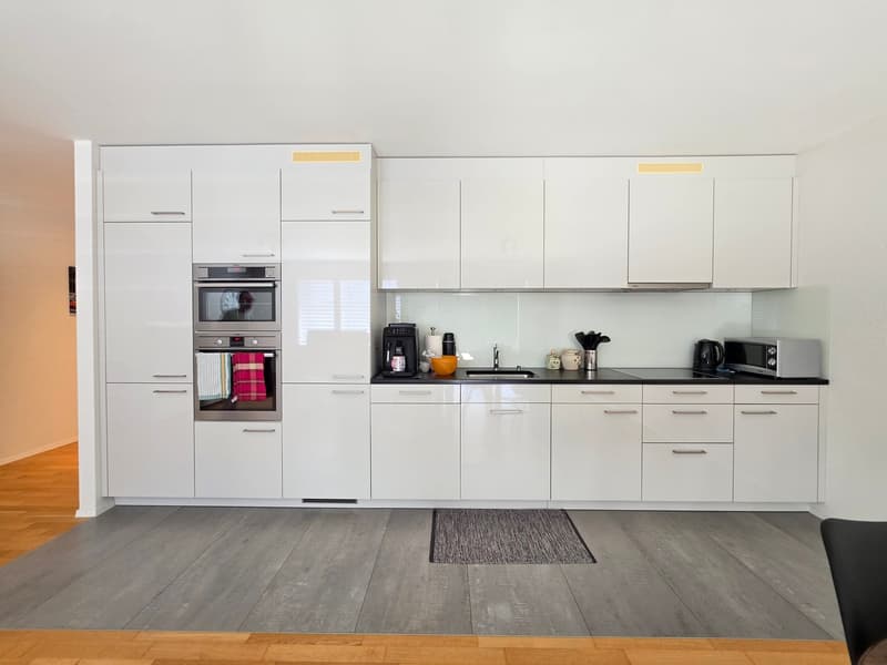 Moderne et bien entretenu appartement de 4,5 pièces! (3)