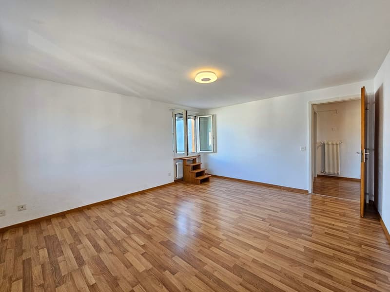 Grosszügige und gepflegte 5,5-Zimmer-Wohnung mit drei Balkonen in Toplage! (12)