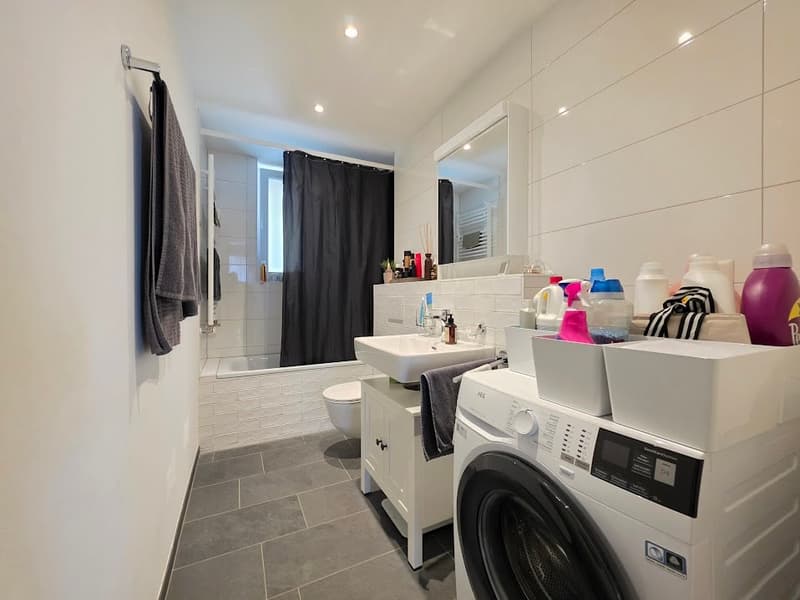 Diese charmante, helle 2-Zimmer-Wohnung mit Balkon ist perfekt für Singles oder Paare! (6)