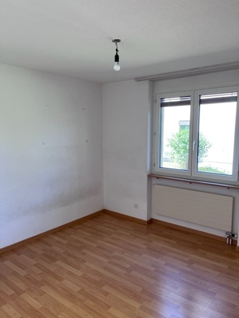 Helle 4.5-Zimmer-Wohnung im Erdgeschoss mit Balkonsitzplatz! (14)