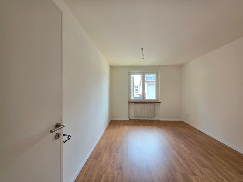 Charmante 4-Zimmer-Wohnung mit Balkon in Biel zu vermieten! (8)