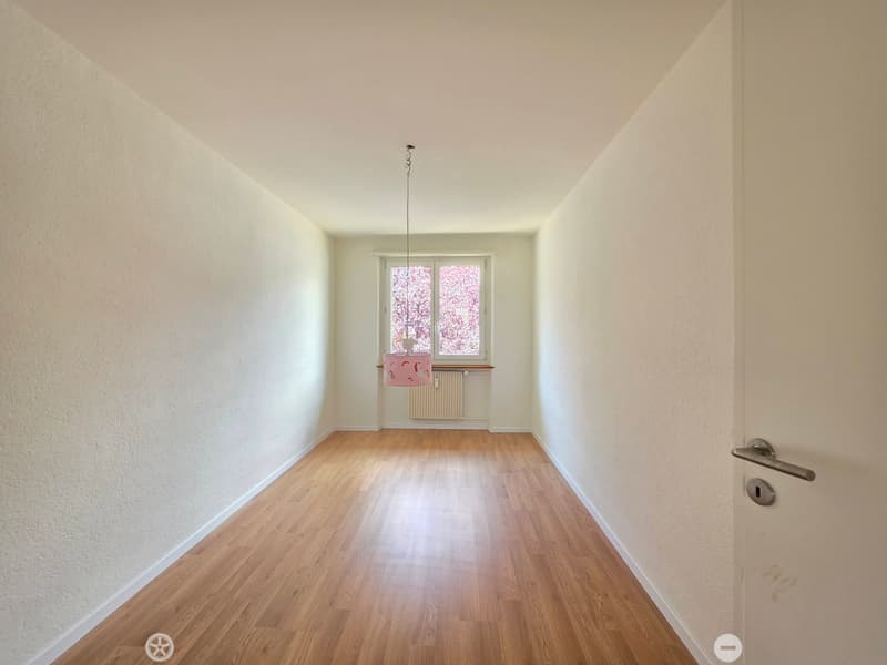 Charmante 4-Zimmer-Wohnung mit Balkon in Biel zu vermieten! (7)