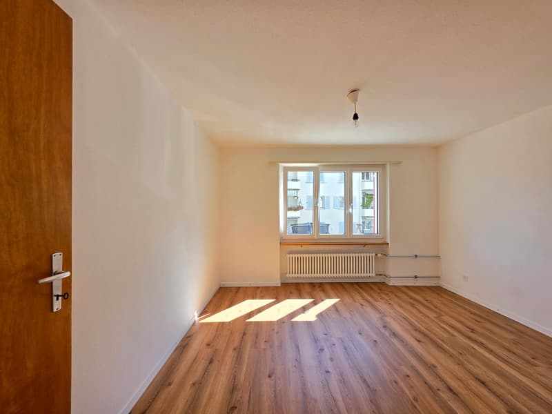 Helle 4.5-Zimmer-Wohnung mit Balkon sofort verfügbar! (13)