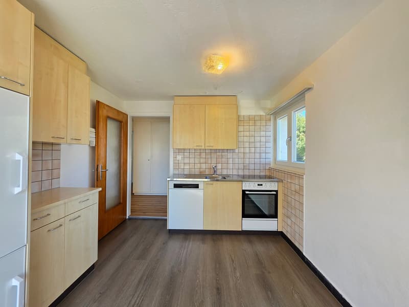 Helle 4.5-Zimmer-Wohnung mit Balkon sofort verfügbar! (2)
