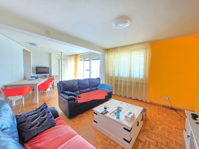 Charmante 3.5 Zimmer Wohnung mit Balkon (9)