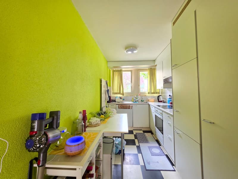Charmante 3.5 Zimmer Wohnung mit Balkon (2)