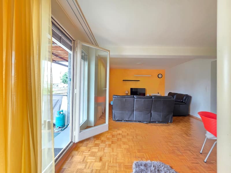 Charmante 3.5 Zimmer Wohnung mit Balkon (8)