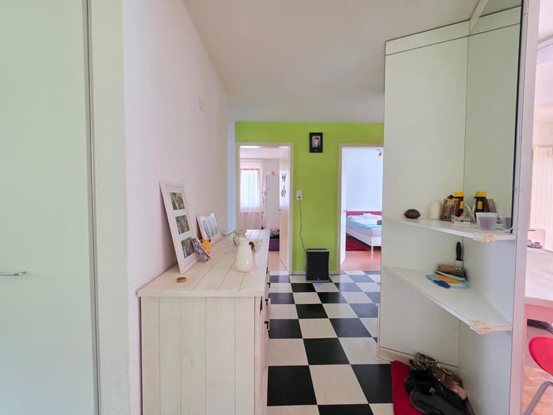 Charmante 3.5 Zimmer Wohnung mit Balkon (11)