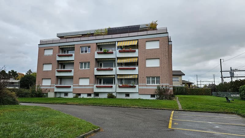 Helle 4.5-Zimmer-Wohnung mit Balkon in Aarburg (1)