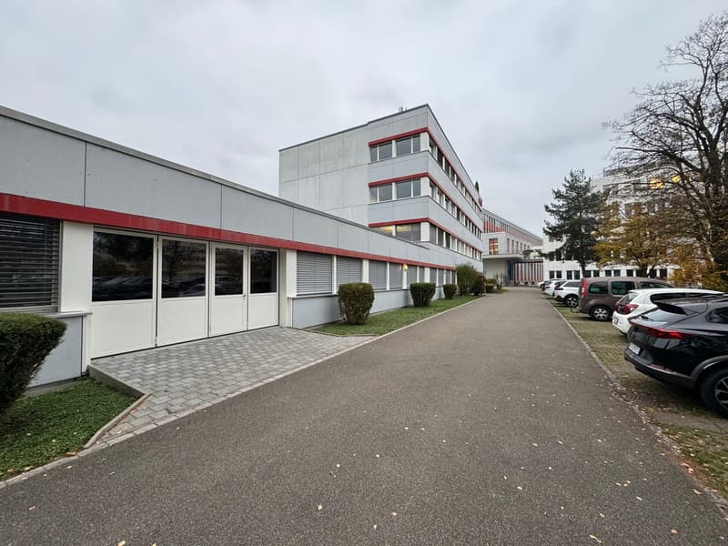 Praktische Büroräumlichkeiten an Top-Lage! (2)